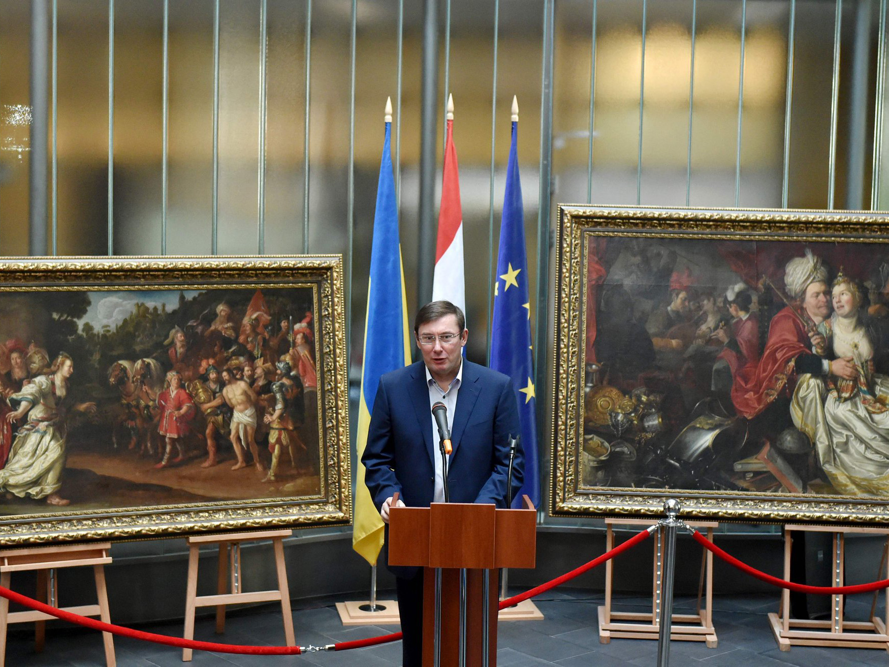 prosecutor-general-of-ukraine-yuriy-lutsenko-at-a-ceremony-in-kiev-on-september-16-2016-for-the-return-of-five-paintings-stolen-from-westfries-museum-photo-by-sergei-supinsky-afp
