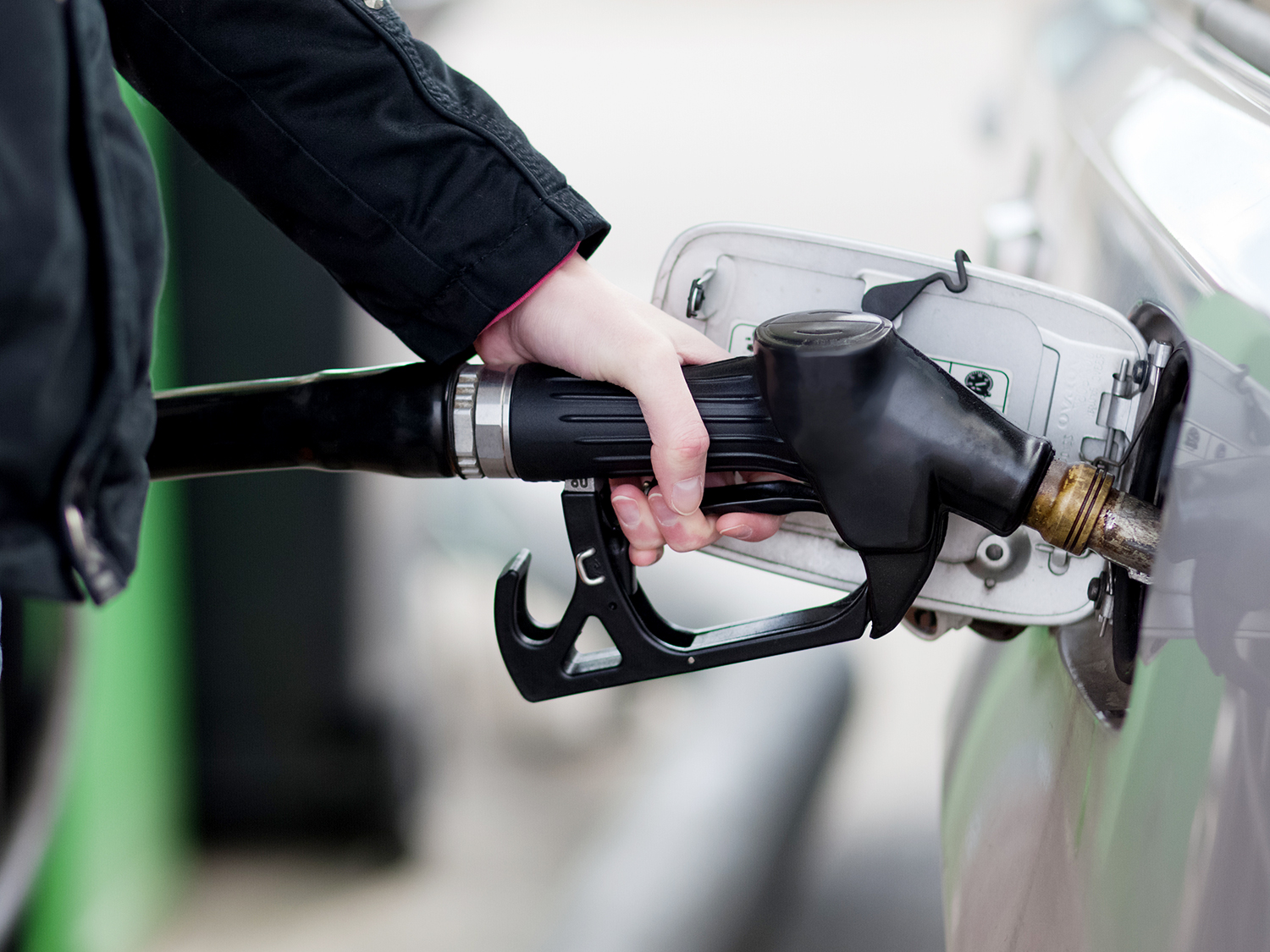 Car-fueling-at-the-gas-station