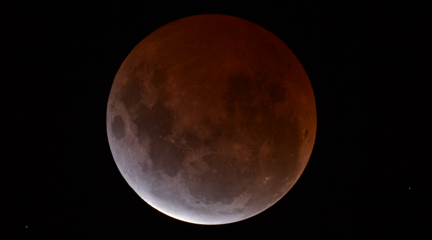Total-Lunar-Eclipse-4th-April-2015-Dean-Hooper-Melbourne-Australia-Virtual-Telescope-Project-Webcast-Central-Totality