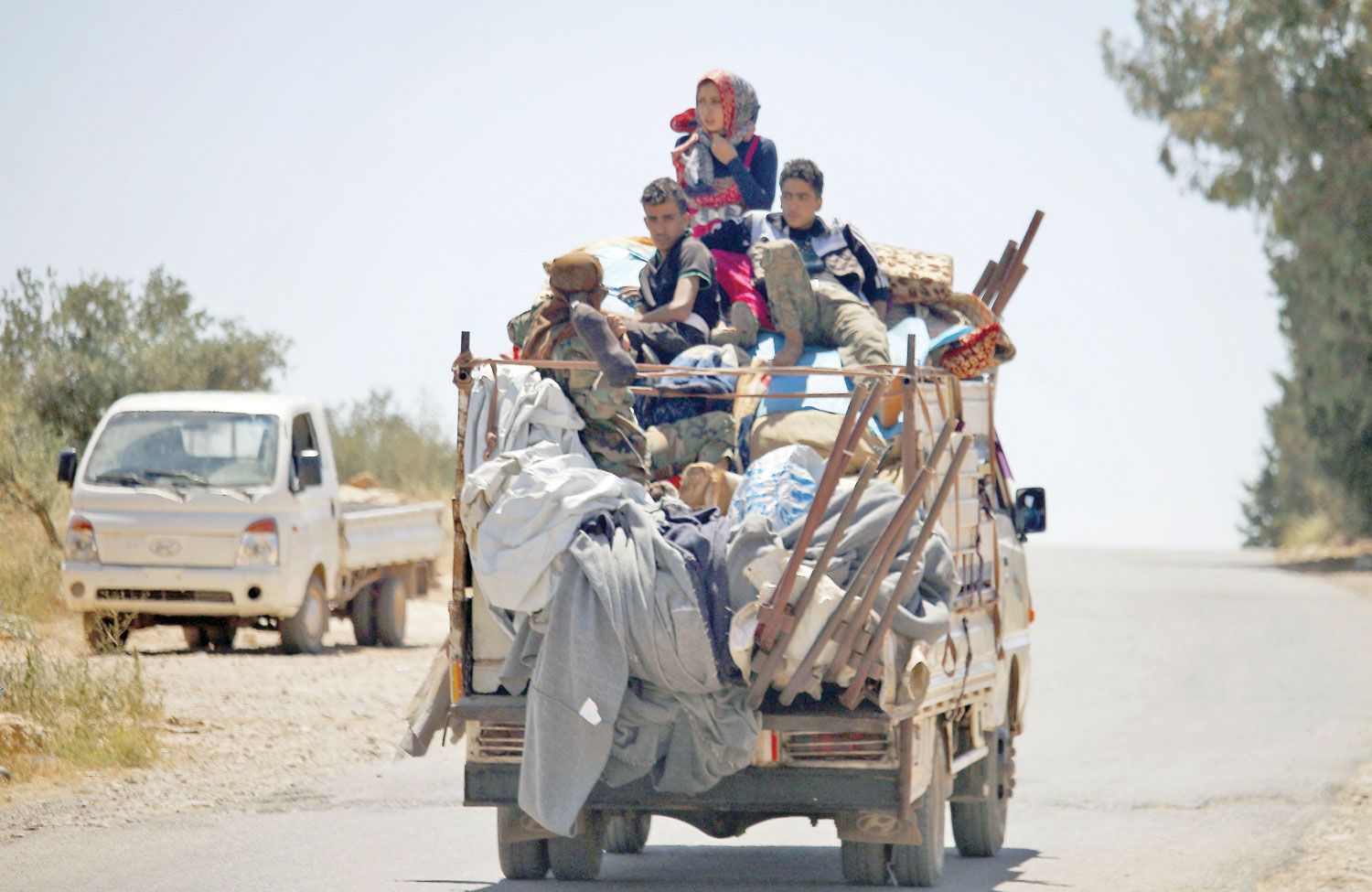 Civilian exodus as Syrian troops advance in south - Oman Observer