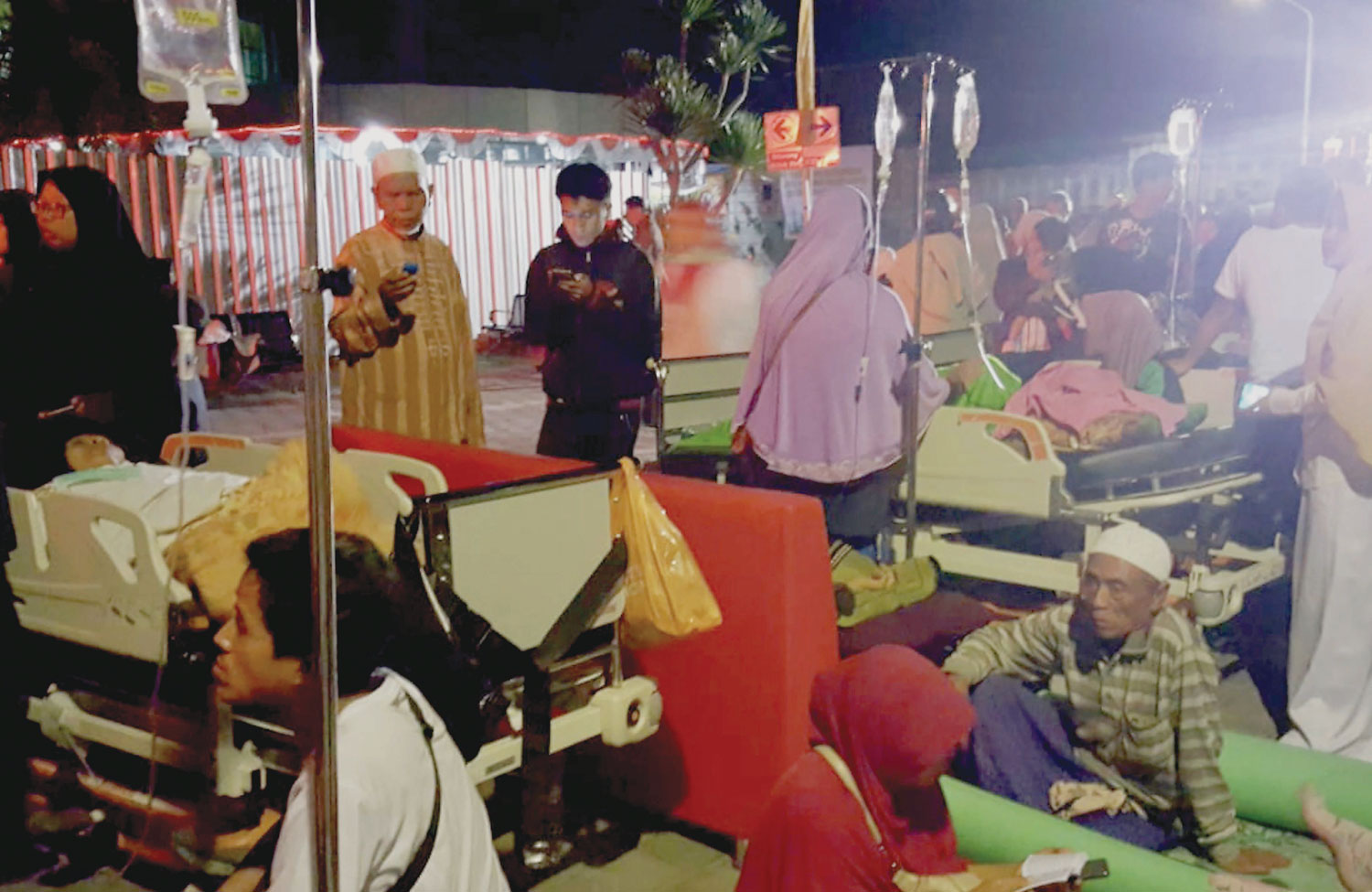 Magnitude 7 Earthquake Rocks Indonesia S Lombok Island Oman Observer