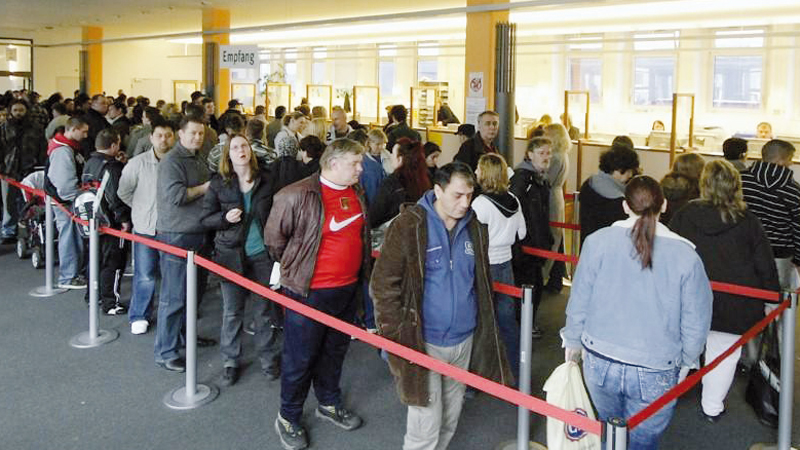 German jobless total falls, employment hits record high - Oman Observer
