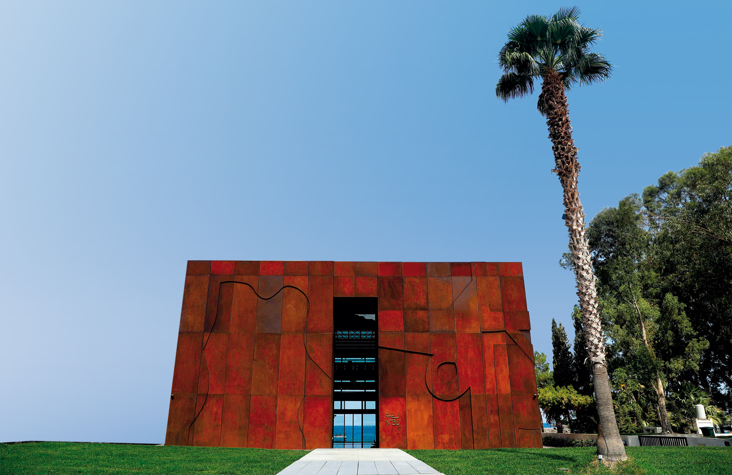 Modern art, antiques on show at Lebanon cube museum Oman Observer