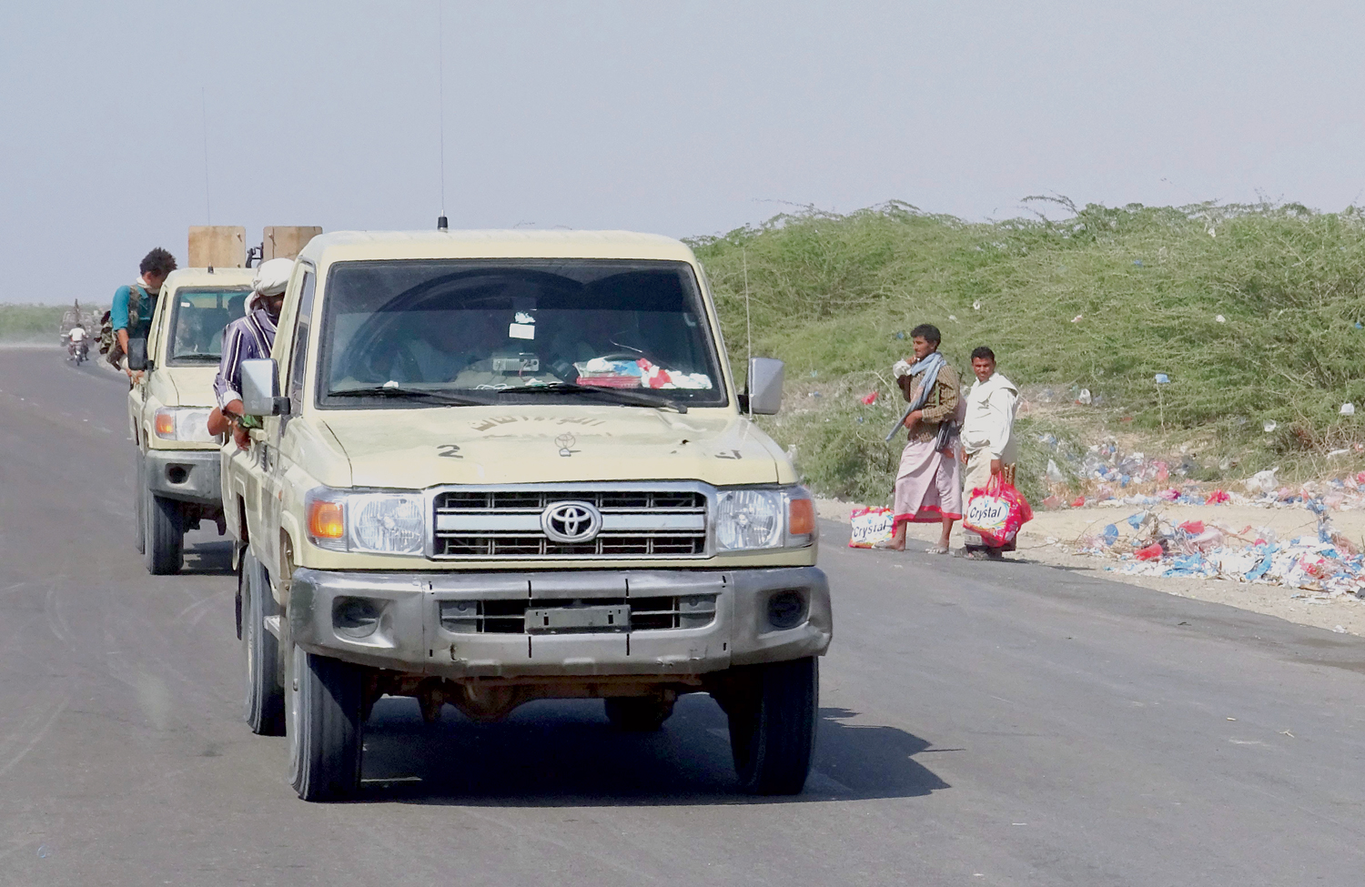 Air strikes and clashes hit Hodeidah despite ceasefire
