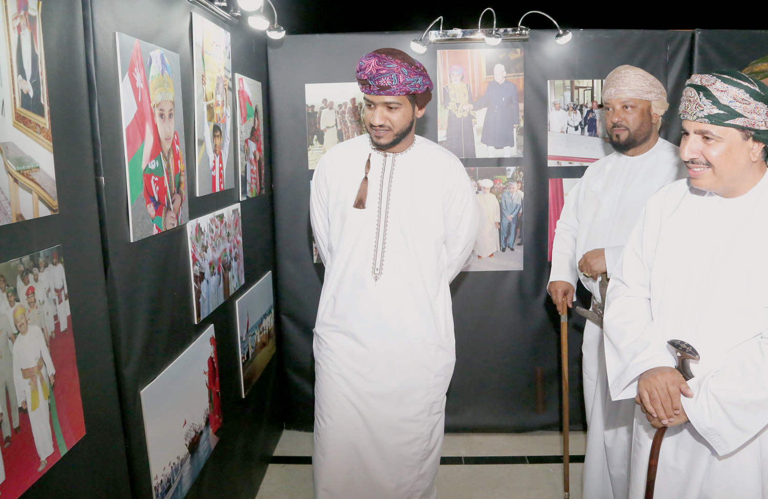 ‘Features of Oman’ exhibition opens - Oman Observer