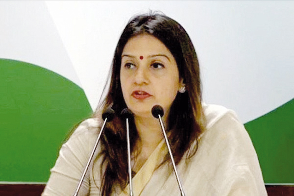 Priyanka-Chaturvedi