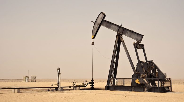 Oman-oil-wells_dreamstime_l_15172117-780x433