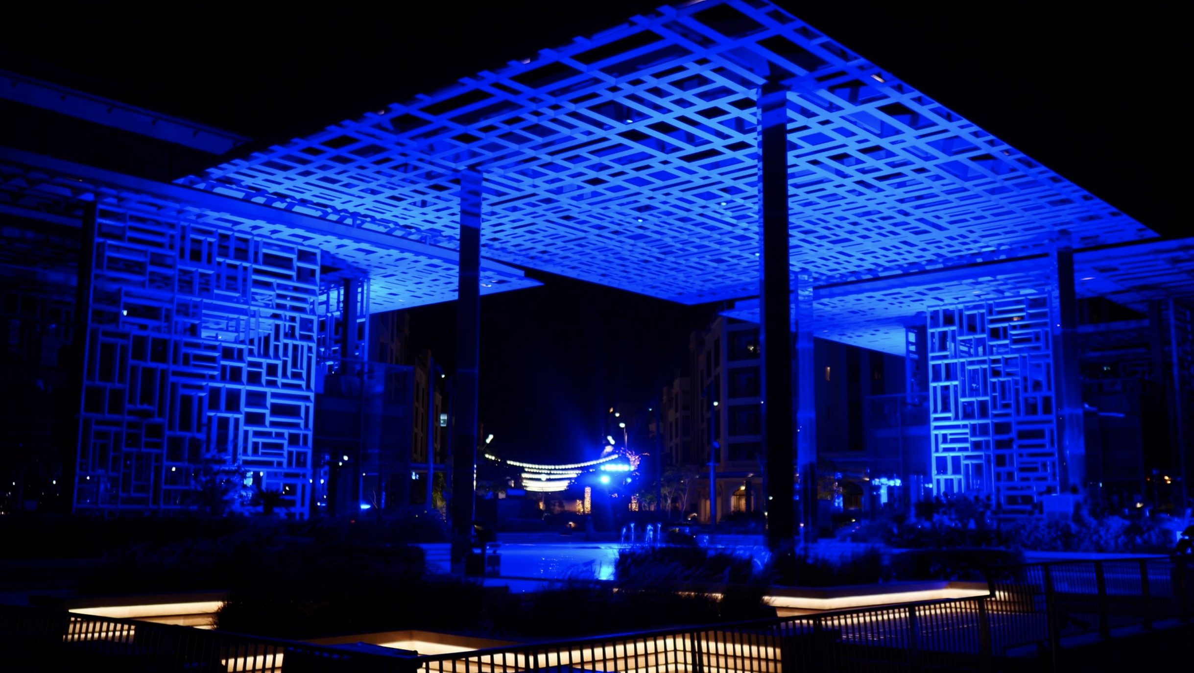 Al Mouj Muscat Lights Marsa Plaza Blue (1)