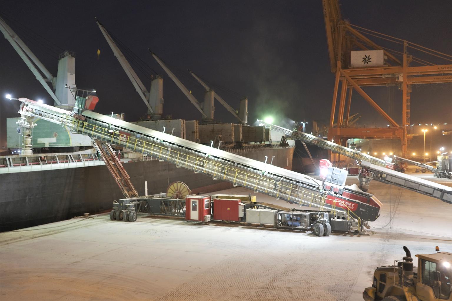 Salalah Port - shiploader operations at night